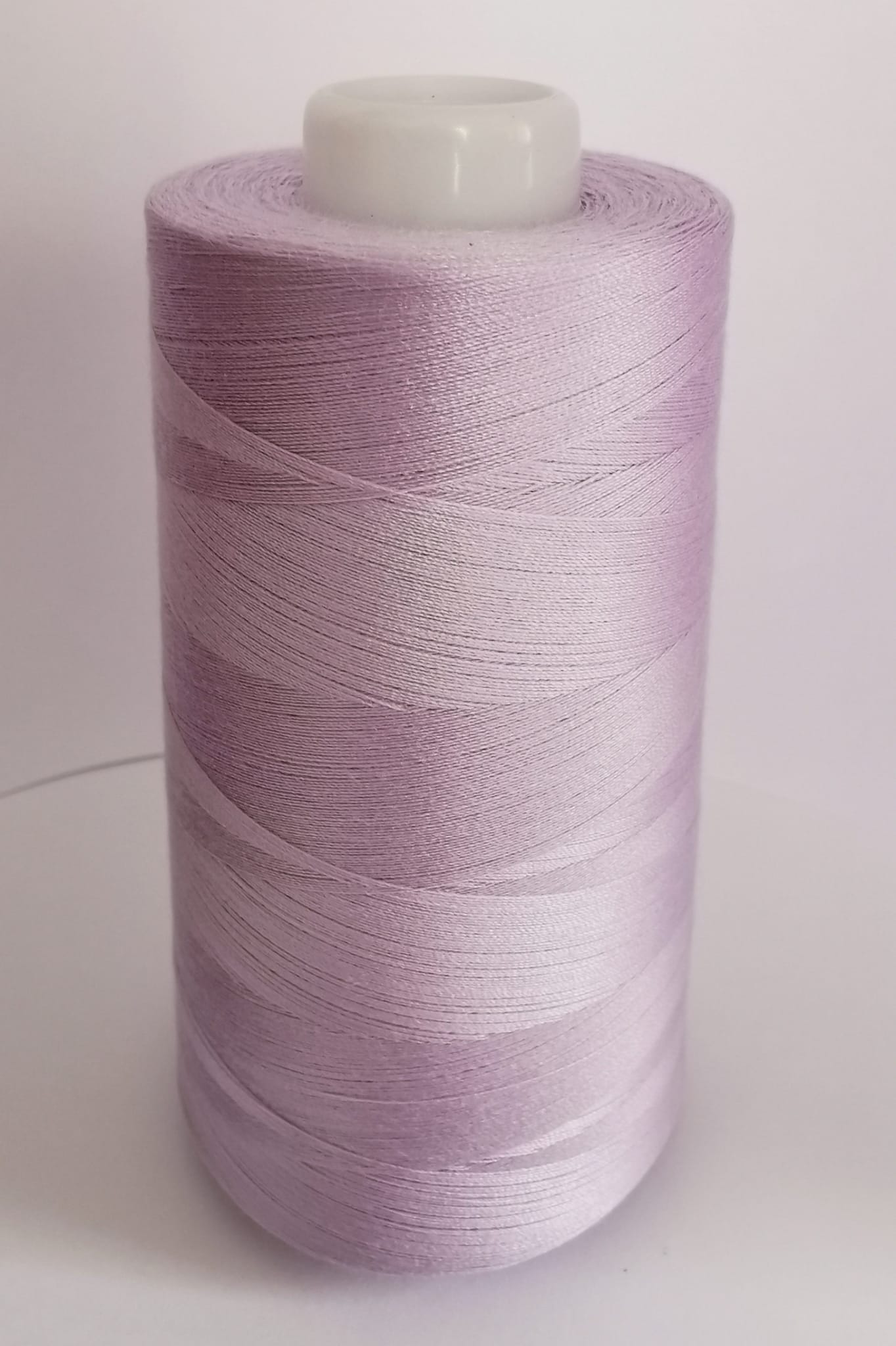 Univerzální šicí nitě 4500Y overlock LILA COLOUR